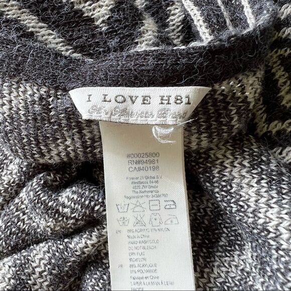 Black & White Cardigan SweaterWrap with Wings Sleeves size Medium - Picture 9 of 15